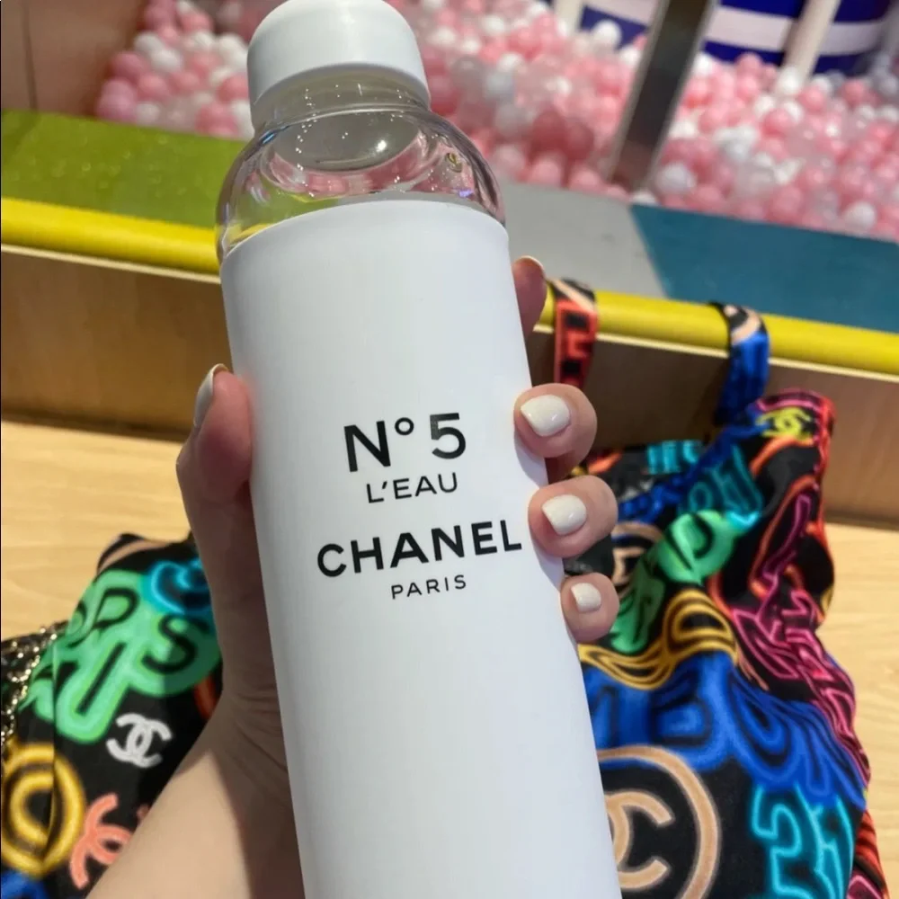 Authentic Chanel limited edition anniversary glass bottle - Picture 4 of 5